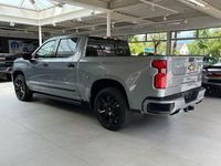 Neu Chevrolet Silverado 426 PS (313 kW) 2025 Grau SUV