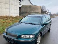 Gebraucht Volvo V70 140 PS (102 kW) 2001 Grün Kombi