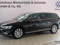 Gebraucht VW Passat Elegance 150 PS (110 kW) 2021 Deep black perleffekt Kombi