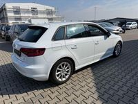 Gebraucht Audi A3 Attraction 110 PS (80 kW) 2014 Weiß Limousine