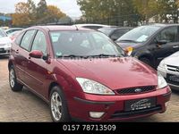 Gebraucht Ford Focus Trend 101 PS (74 kW) 2003 Rot Limousine