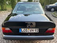 Gebraucht Mercedes E200 136 PS (100 kW) 1992 Schwarz Limousine