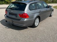 Gebraucht BMW 325 218 PS (160 kW) 2009 Grau Kombi