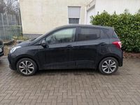 Gebraucht Hyundai i10 Passion Plus 67 PS (49 kW) 2016 Schwarz Kleinwagen