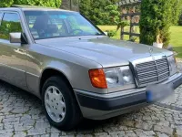 Gebraucht Mercedes 300 113 PS (83 kW) 1990 Silber Limousine