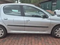 Gebraucht Peugeot 206 60 PS (44 kW) 2005 Silber Limousine