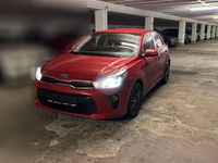 Gebraucht Kia Rio 84 PS (61 kW) 2018 Rot Limousine