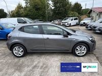 Neu Renault Clio V Evolution 101 PS (74 kW) 2025 Grau Limousine