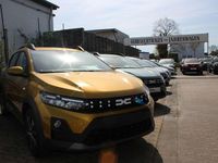 Neu Dacia Sandero Expression 110 PS (80 kW) 2026 Amber yellow Kleinwagen