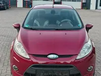 Gebraucht Ford Fiesta Titanium 90 PS (66 kW) 2010 Rot Kleinwagen