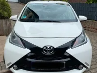 Gebraucht Toyota Aygo X-play 69 PS (50 kW) 2016 Weiß Kleinwagen