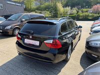 Gebraucht BMW 320 177 PS (130 kW) 2008 Schwarz Kombi