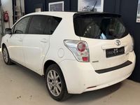 Gebraucht Toyota Verso 177 PS (130 kW) 2012 Weiß Van / Kleinbus
