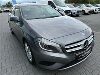 Gebraucht Mercedes A180 122 PS (89 kW) 2015 Grau Limousine