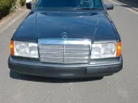 Gebraucht Mercedes E230 132 PS (97 kW) 1991 Schwarz Limousine