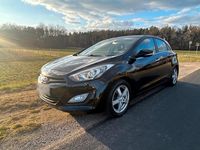 Gebraucht Hyundai i30 Style 99 PS (72 kW) 2012 Schwarz Limousine