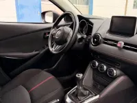 Gebraucht Mazda 2 Exclusive-Line 90 PS (66 kW) 2015 Rot Kleinwagen
