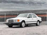 Gebraucht Mercedes 200 72 PS (52 kW) 1985 Weiß metallic Limousine