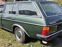 Gebraucht Mercedes 240 1985 Grün Kombi
