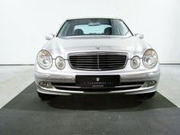 Gebraucht Mercedes E240 Avantgarde 177 PS (130 kW) 2002 Brillantsilber Limousine