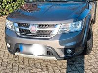 Gebraucht Fiat Freemont 140 PS (102 kW) 2011 Grau SUV