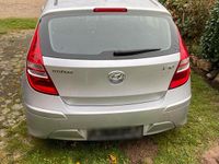 Gebraucht Hyundai i30 Edition 109 PS (80 kW) 2011 Grau Kleinwagen