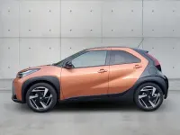 Neu Toyota Aygo X Lounge 116 PS (85 kW) 2026 4t4)/ black mica (209) (braun SUV