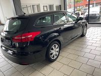 Gebraucht Ford Focus Ambiente 101 PS (74 kW) 2015 Schwarz Kombi