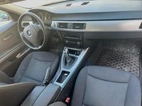 Gebraucht BMW 318 143 PS (105 kW) 2007 Grau Kombi