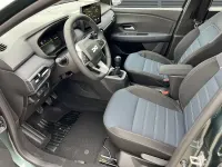 Neu Dacia Sandero Journey 101 PS (74 kW) 2026 Grün (zedergrün) Kleinwagen