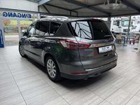 Gebraucht Ford S-MAX Titanium 239 PS (175 kW) 2017 Grau Van / Kleinbus