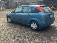 Gebraucht Ford Focus 101 PS (74 kW) 2001 Blau Kleinwagen