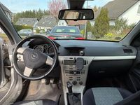 Gebraucht Opel Astra 116 PS (85 kW) 2008 Silber Limousine
