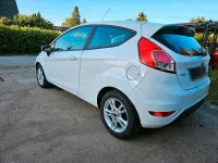 Gebraucht Ford Fiesta 100 PS (73 kW) 2015 Weiß Kleinwagen