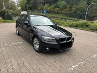 Gebraucht BMW 320 184 PS (135 kW) 2011 Schwarz Kombi