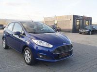 Gebraucht Ford Fiesta Titanium 110 PS (80 kW) 2014 Blau Kleinwagen