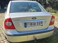 Usado Ford Focus Ghia 145 CV (106 kW) 2007 Plateado Berlina