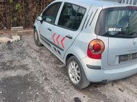 Usata Renault Modus 70 CV (51 kW) 2005 Argento Monovolume