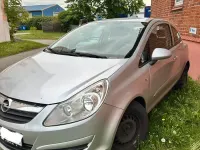 Usado Opel Corsa 80 HP (58 kW) 2007 Prateado Citadino