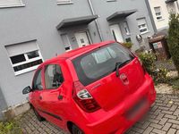 Gebraucht Hyundai i10 69 PS (50 kW) 2012 Rot Kleinwagen