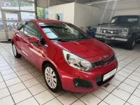 Gebraucht Kia Rio DREAM-TEAM Edition 109 PS (80 kW) 2015 Signal red Kleinwagen