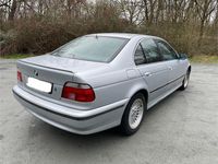 Gebraucht BMW 528 193 PS (141 kW) 1998 Silber Limousine
