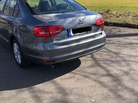 Gebraucht VW Jetta 150 PS (110 kW) 2015 Grau Limousine