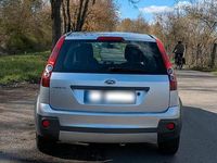 Gebraucht Ford Fiesta 80 PS (58 kW) 2007 Silber Kleinwagen