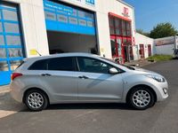 gebraucht Hyundai i30 CW 1.4 Style Klima PDC Tempomat