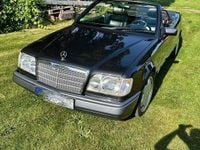 Gebraucht Mercedes E200 Edition 136 PS (100 kW) 1997 Schwarz Cabrio