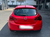 Gebraucht Opel Astra 140 PS (102 kW) 2011 Rot Limousine