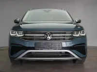 Gebraucht VW Tiguan Allspace Elegance 150 PS (110 kW) 2022 Petrol blue SUV
