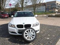 Gebraucht BMW 325 Sport Line 204 PS (150 kW) 2011 Weiß Limousine