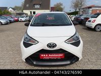 Gebraucht Toyota Aygo 72 PS (52 kW) 2018 Weiß Kleinwagen